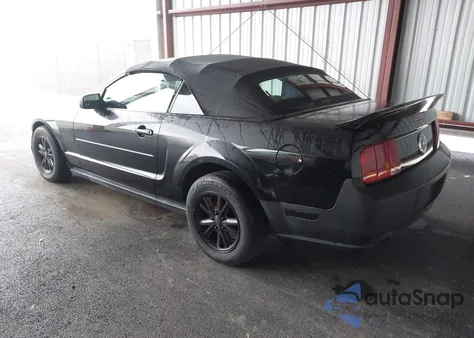 2008 Ford Mustang V6 Deluxe/V6 Premium z USA, uszkodzony, nr VIN 1ZVHT84N785134742